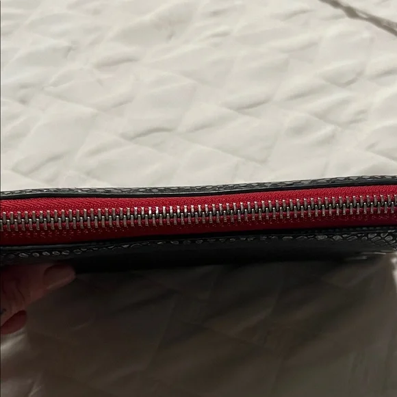 Hammitt Black and Silver Textured Wallet - Picture 4 of 9